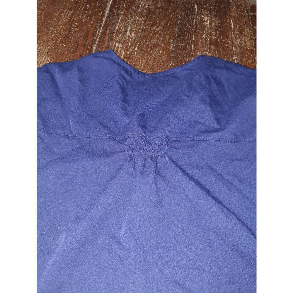 Large Greys Anatomy Barco Short Sleeve Vneck Scrub Top Shirt with Pockets - Picture 5 of 5